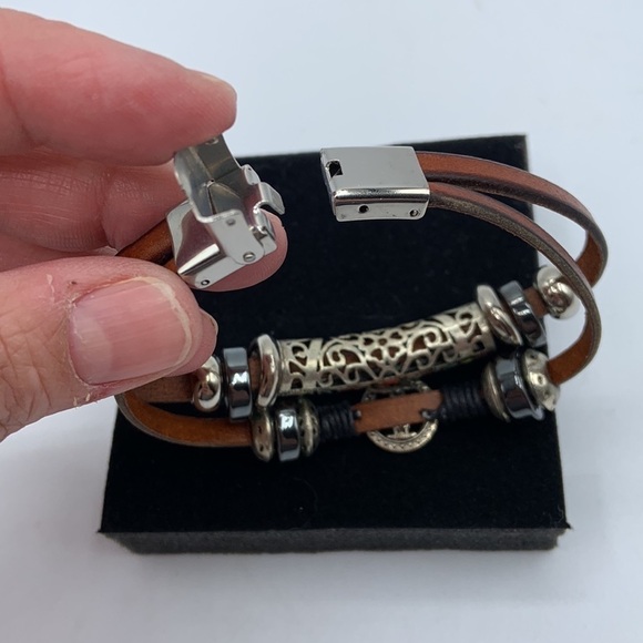 Leather Tribal Beaded Double Band Bracelet New in Box! - Picture 4 of 6